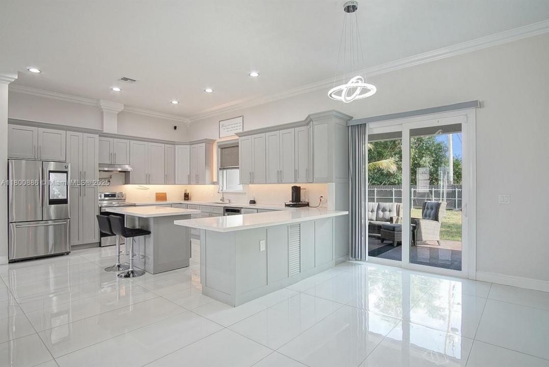 914 SW Mccracken Ave, Port St. Lucie, FL 34953