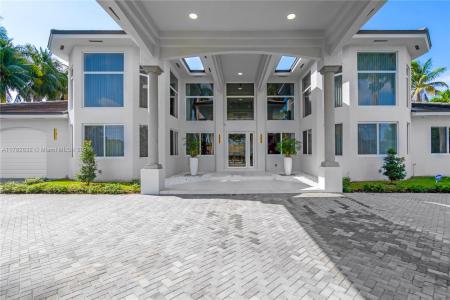 9928 NW 133rd St, Hialeah Gardens, FL 33018