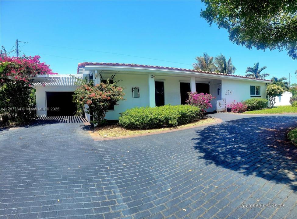 2241 NE 38th St 0, Lighthouse Point, FL 33064