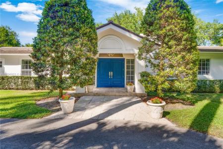 9825 SW 63rd Ct, Pinecrest, FL 33156