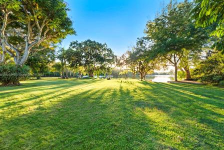 9000 School House Rd, Coral Gables, FL 33156