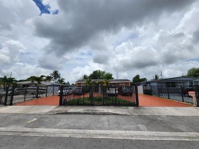 962 E 32nd St 1, Hialeah, FL 33013