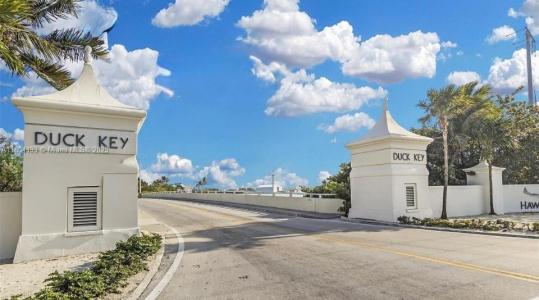 106 S Bahama Dr, Duck, FL 33050