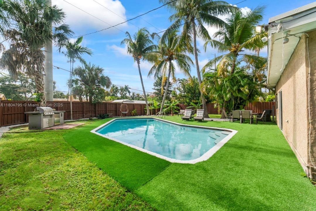 2708 Cleveland St, Hollywood, FL 33020