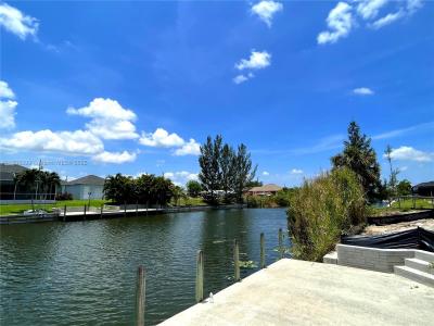 520 SW 28th St, Cape Coral, FL 33914