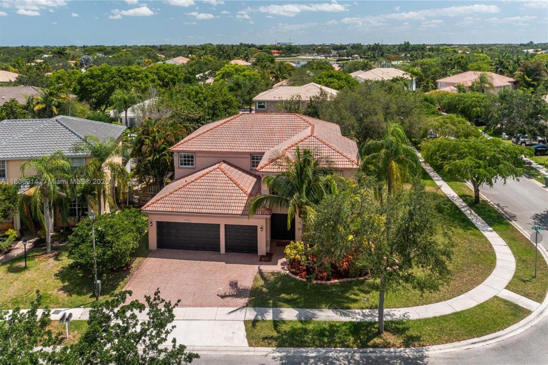 13366 NW 14th St, Pembroke Pines, FL 33028