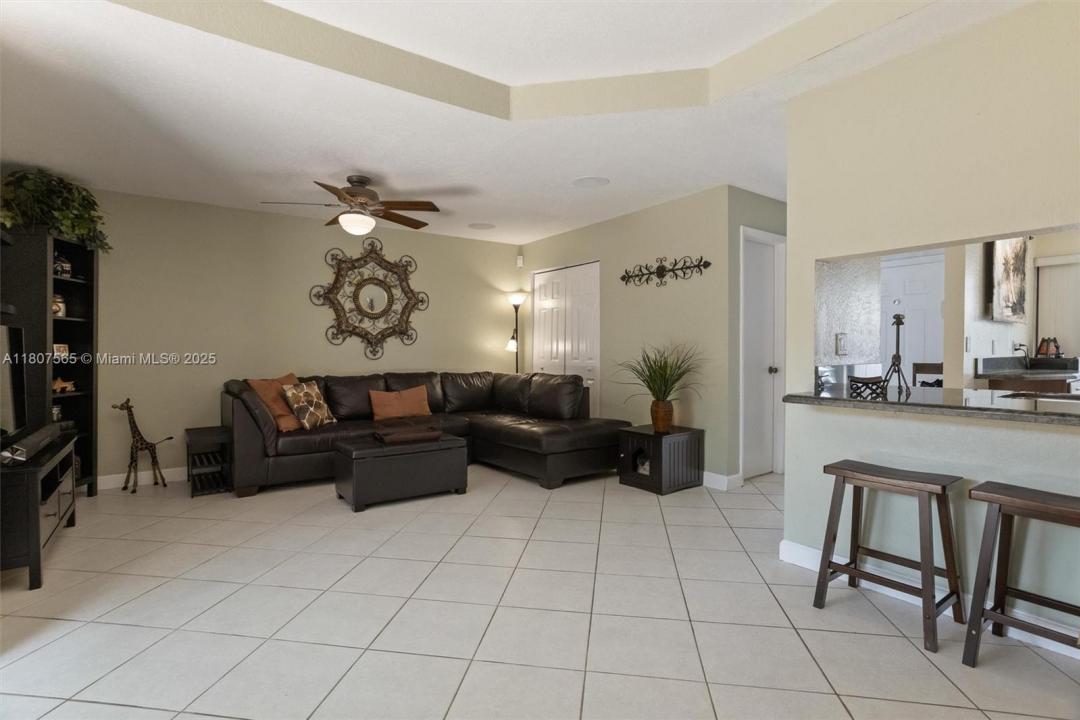 131 SW 97th Ave, Pembroke Pines, FL 33025