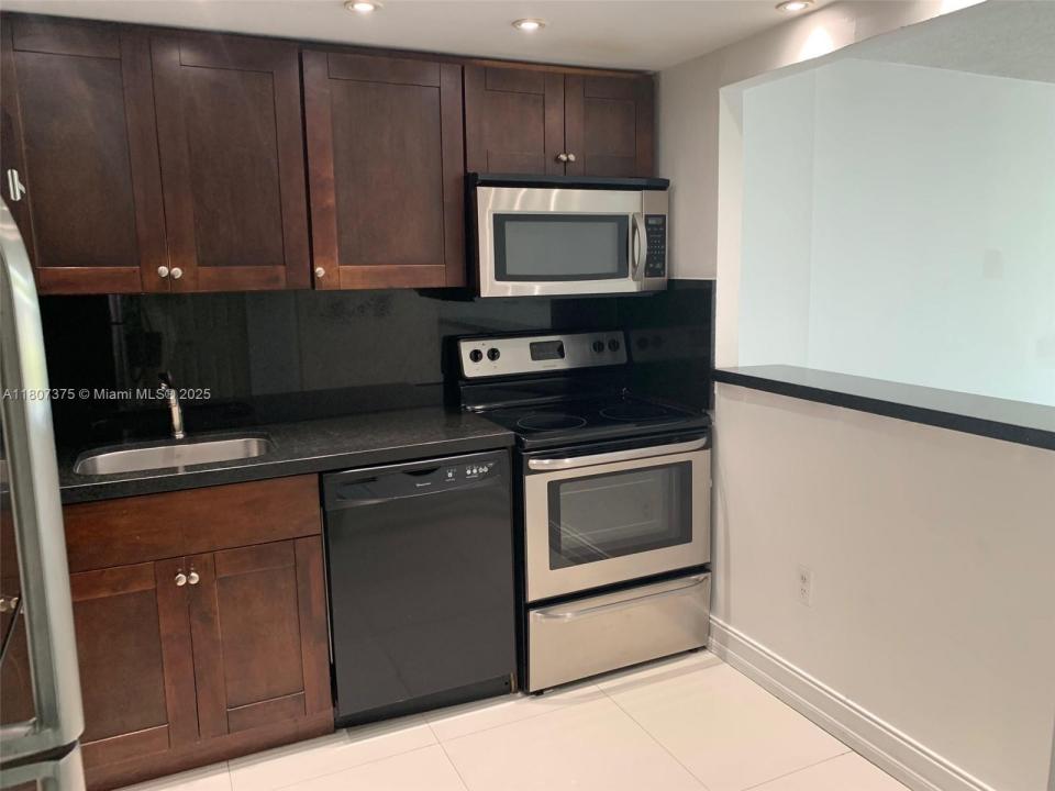 16851 NE 23rd Ave A215, North Miami Beach, FL 33160