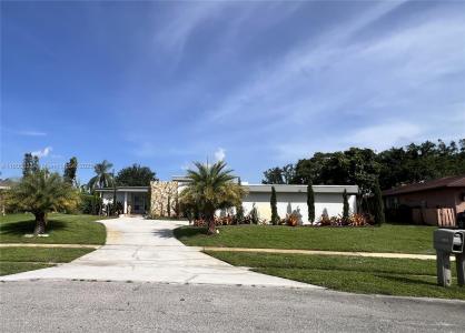 3210 E Medinah Cir E, Lake Worth, FL 33467