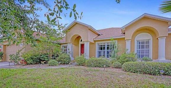 176 Blue Heron Ct, Davenport, FL 33837