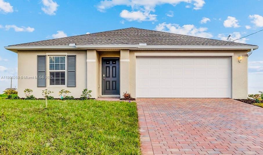 8030 OLIVE CIRCLE, La Belle, FL 33935