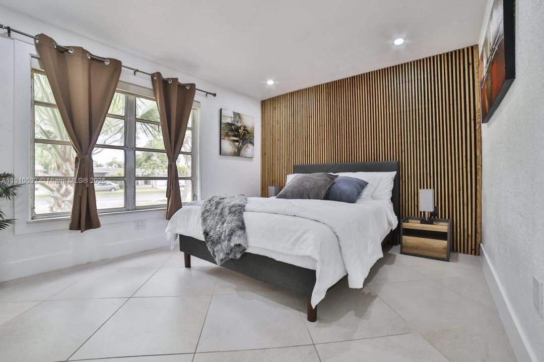 8651 Sunset Strip, Sunrise, FL 33322