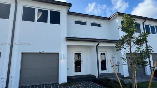 5130 SW 37th St 5130, Pembroke Park, FL 33023