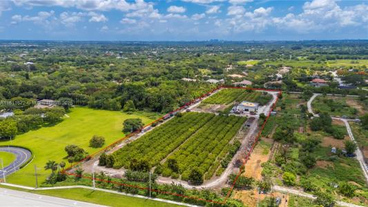 4077 SW 121st Ter, Davie, FL 33330