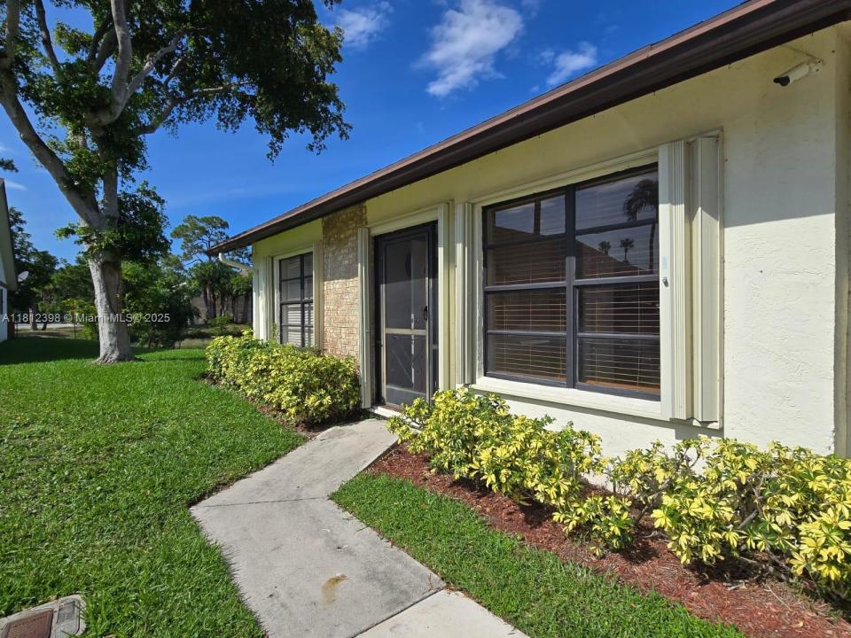 1120 Parkside Green Dr A, Green Acres, FL 33415