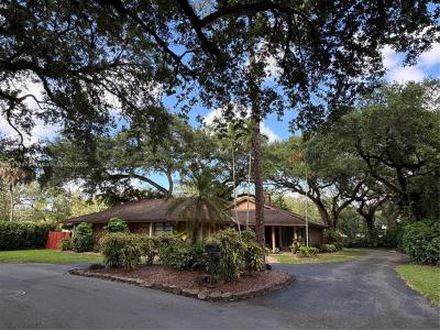 5790 SW 37th Ter, Dania Beach, FL 33312