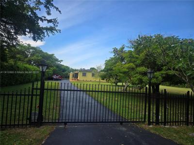 12401 SW 47th St, Miami, FL 33175