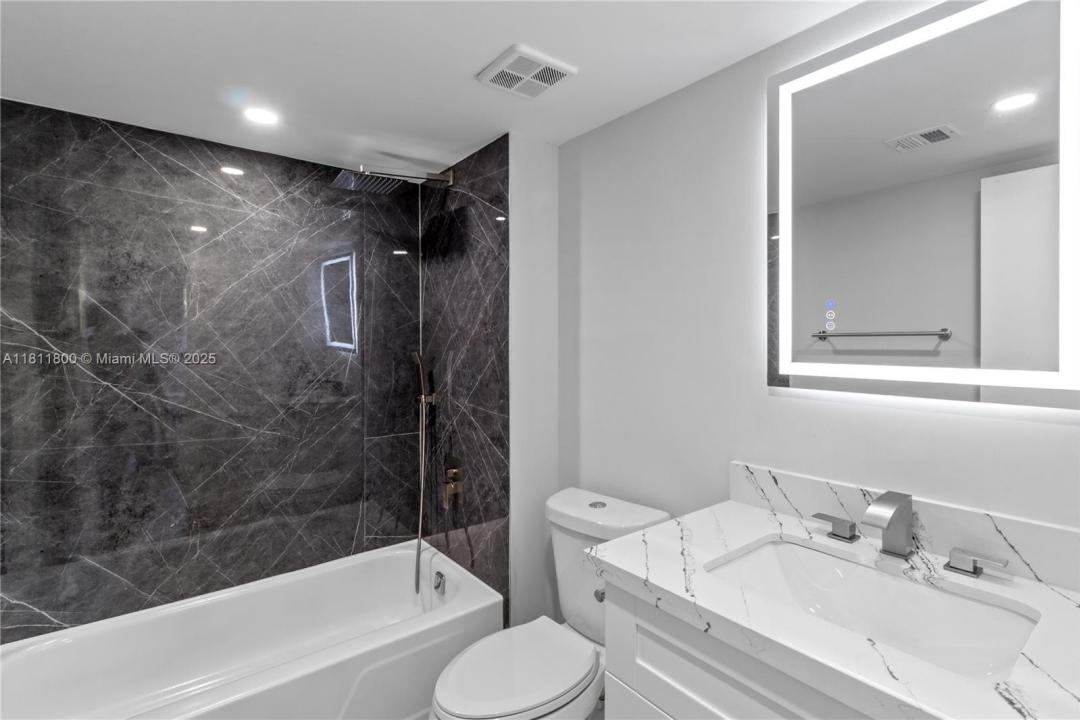 7900 S Colony Circle 206, Tamarac, FL 33321