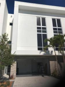 1731 NW 40th Dr, Boca Raton, FL 33431