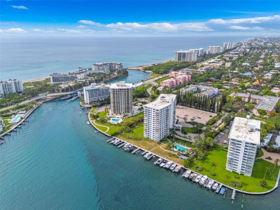 875 E Camino Real 5D, Boca Raton, FL 33432