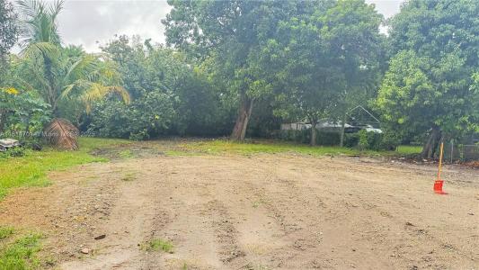 1468 NW 100th St, Miami, FL 33147