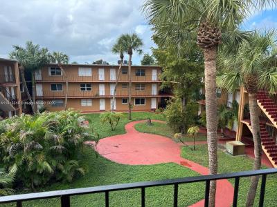 1230 W 54th 325A, Hialeah, FL 33012