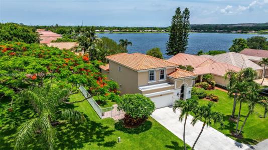3708 Coco Lake Dr, Coconut Creek, FL 33073