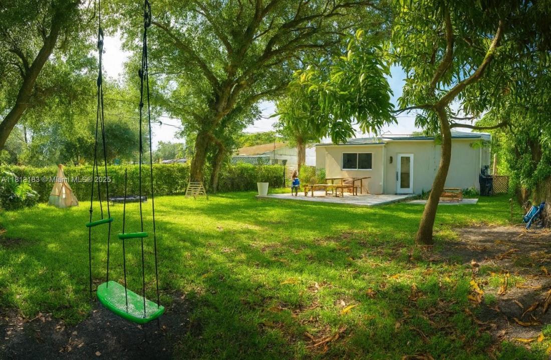 365 NE 87th St, El Portal, FL 33138