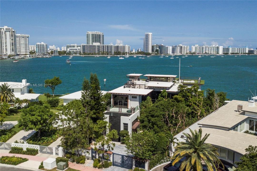 25 E Rivo Alto Dr, Miami Beach, FL 33139
