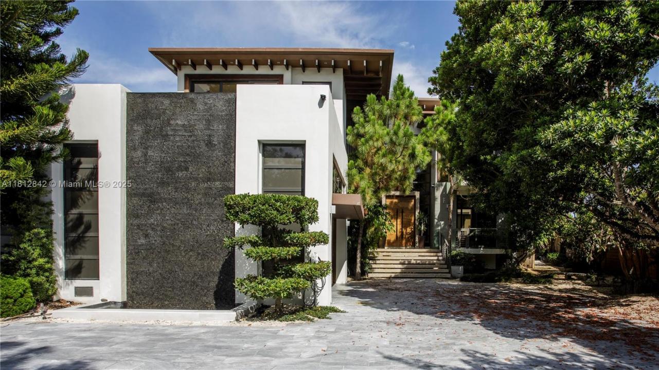 25 E Rivo Alto Dr, Miami Beach, FL 33139