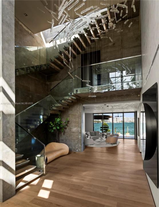 25 E Rivo Alto Dr, Miami Beach, FL 33139