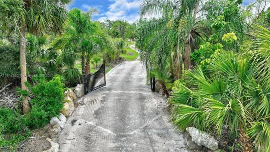 18151 Wildcat Drive, Fort Myers, FL 33913