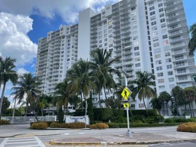 2801 NE 183rd St 1211W, Aventura, FL 33160