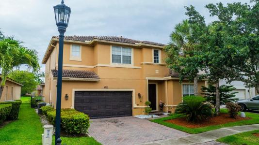 4452 Rainbow Ave, Weston, FL 33332