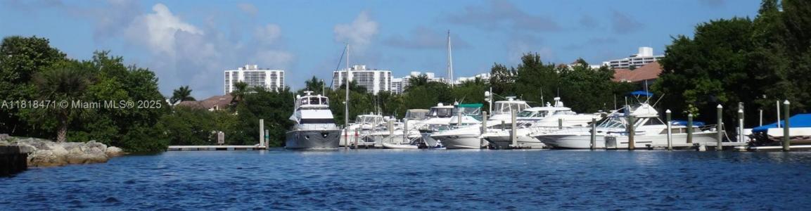 3575 Mystic Pointe Dr slip  27, Aventura, FL 33180