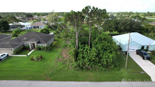 1574 Hackensack Ave, Port St. Lucie, FL 34953