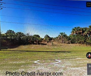 800 St Andre Blvd SW, Palm Bay, FL 32908