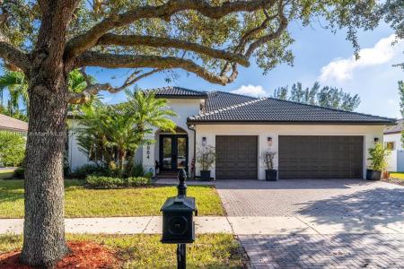 4864 Tropicana Ave, Cooper City, FL 33330