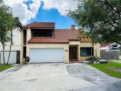 15038 SW 89th Terr Rd ., Miami, FL 33196