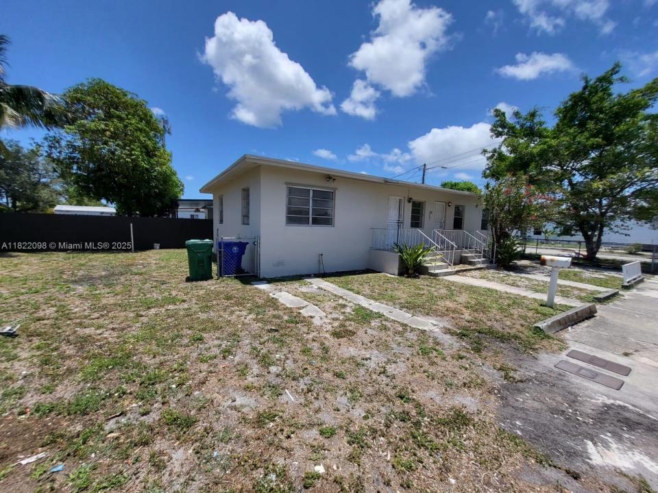 640 NW 77th St, Miami, FL 33150