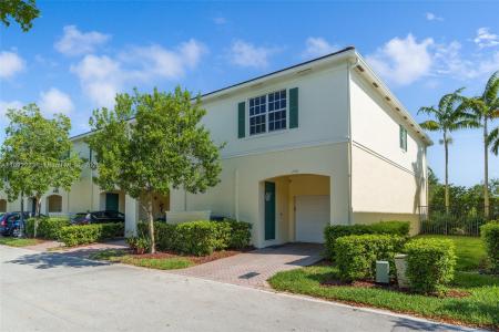 278 SW 7th Ct, Pompano Beach, FL 33060