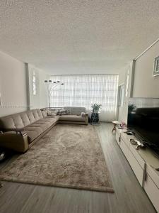 1825 S Ocean Dr PH-6, Hallandale Beach, FL 33009