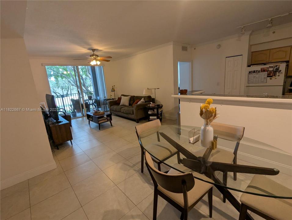 6801 SW 44th St 204, Miami, FL 33155