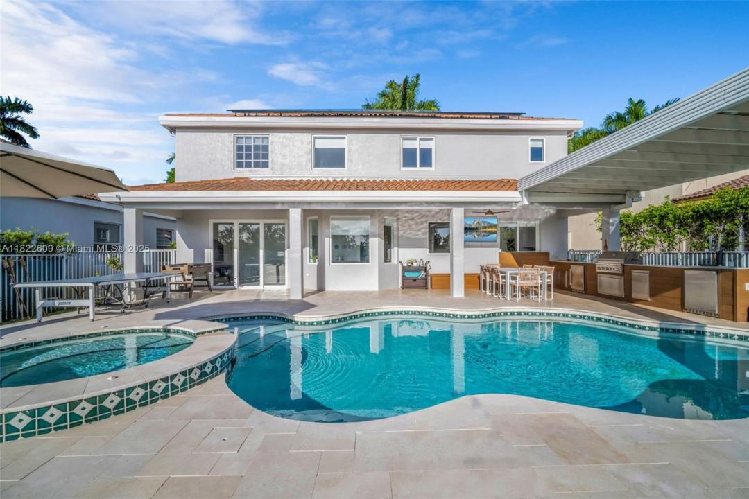 942 Lavender Cir, Weston, FL 33327