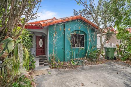 2846 W 75th Ter, Hialeah, FL 33018