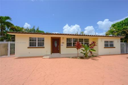 30 E 52nd Pl, Hialeah, FL 33013