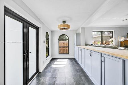 2630 Mckinley St, Hollywood, FL 33020