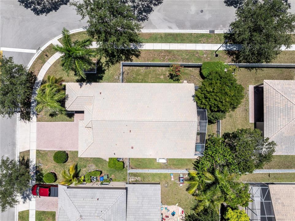 14295 NW 18th Pl, Pembroke Pines, FL 33028