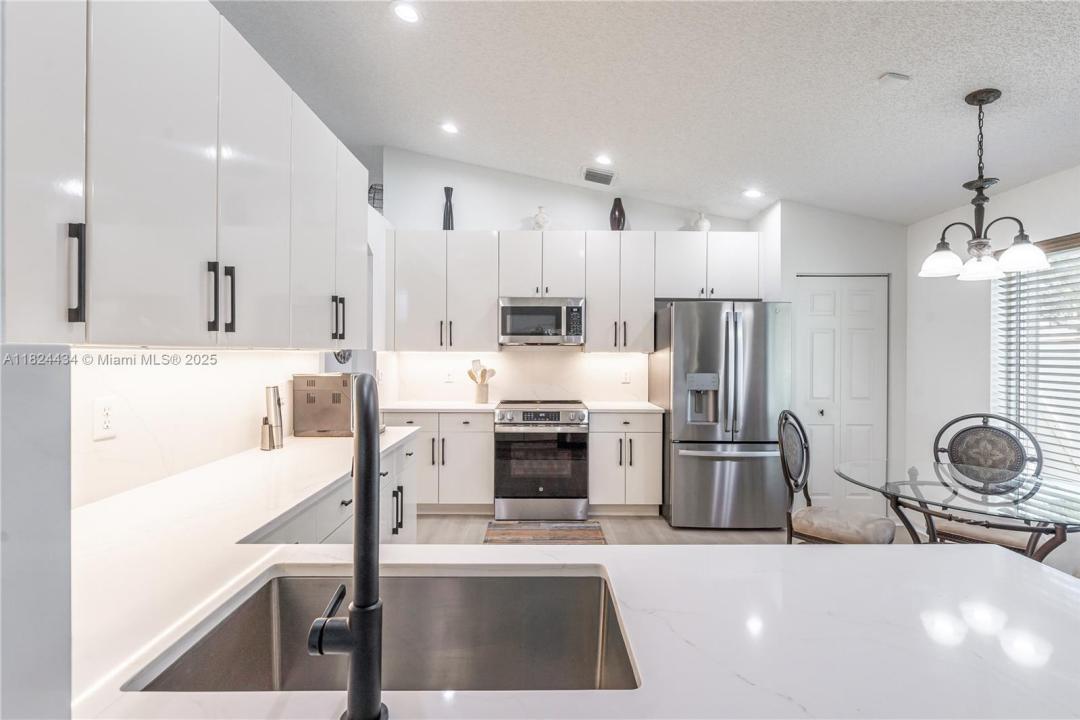 14295 NW 18th Pl, Pembroke Pines, FL 33028