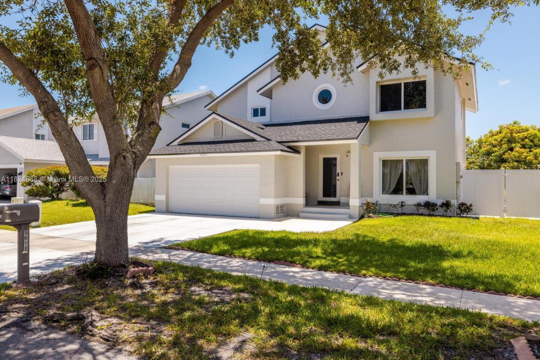 9650 SW 9th Ct, Pembroke Pines, FL 33025